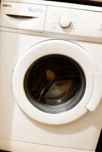 1 private room & a toilet in 2bed apartment