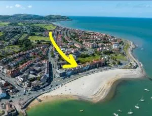 Stunning 2 Bedroom Beach Apartment With Garden - Rhos-on-Sea
