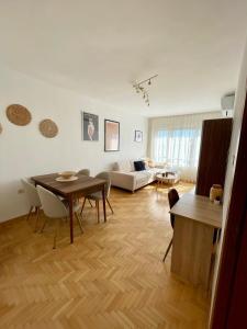 City Garden Apartment