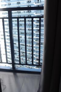 Affordable Modern Studio with Netflix WiFi Balcony in Air Residences