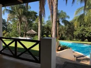 Georges Valley Lodge - Mmafefe