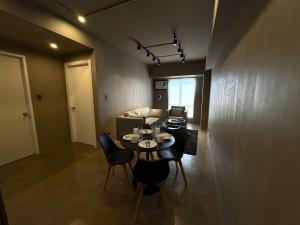 1-BR Luxury Condo, Centrio Tower, Ayala Malls