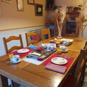 Chez Mai - a private room in a rural country home