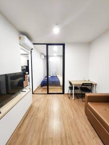 Lily Room - MRT Phasi Chareon