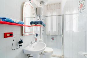 Intera casa ad uso esclusivo con 3 camere 2 bagni giardino wifi parcheggio lavatrice microonde barbecue macchina caffè