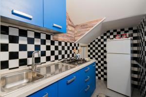 Intera casa ad uso esclusivo con 3 camere 2 bagni giardino wifi parcheggio lavatrice microonde barbecue macchina caffè