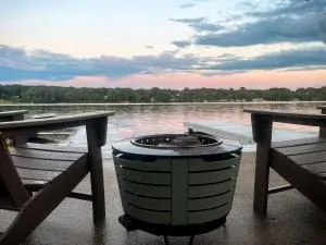 Relax & Play! Private Dock, Water Toys, Fire-Pit - Springfield