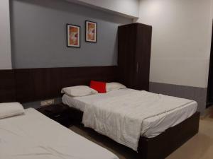 Infinity Rooms D-Mart