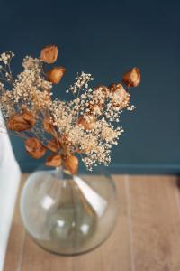 Labri de Saint-Germain, between lake and mountains