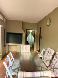 21 Maluti Avenue, Paulshof, Sandton