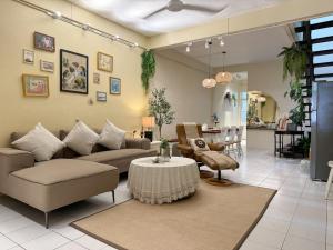 3 Bedroom NORDIC HOME Full Kitchen 8 MINS to MRT & JODD Fair & near RCA - Case vacanza, Bangkok