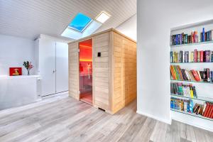 Rigi Paradise in Vitznau, Lake access, Ferry Terminal, Rigibahn, Restaurants2 minutes walking distance