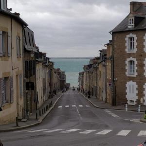 Appartements STUDIO HORTENSIA a 2 pas du port - Confortable, classe 2 etoiles : photos des chambres