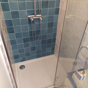 Appartements STUDIO HORTENSIA a 2 pas du port - Confortable, classe 2 etoiles : photos des chambres