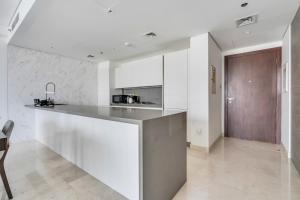 New Luxury 1BR Apart Business Bay with Balcony