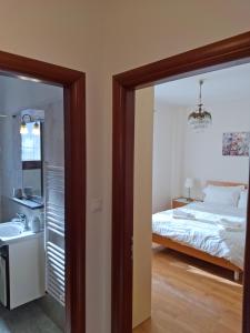 Unlimited view - elegant apt 59 m2 w 37 m2 balc w prk