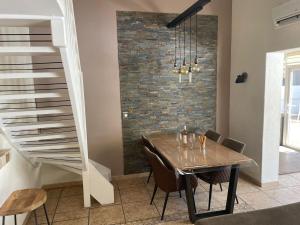 pretty villa club cosy Bandol