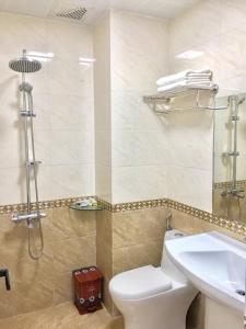 Hotel in central HaLong bay, very friendly, spotless, spacious and airy