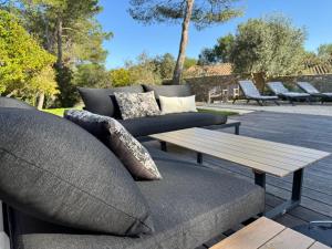 Maisons d'hotes A l-ombre des pins : photos des chambres