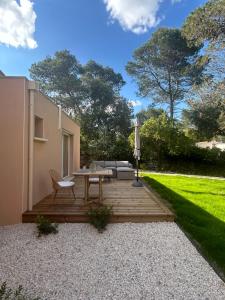 Maisons d'hotes A l-ombre des pins : photos des chambres