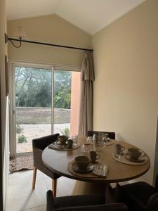 Maisons d'hotes A l-ombre des pins : photos des chambres