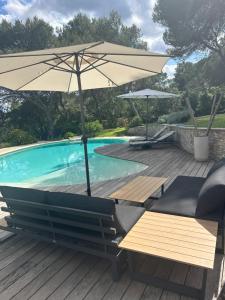 Maisons d'hotes A l-ombre des pins : photos des chambres