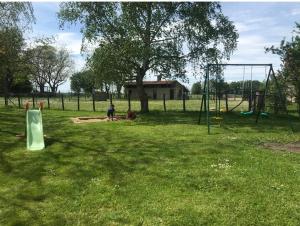 Maisons de vacances Gite des roses : photos des chambres