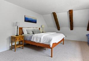 Best Location! Mountain Retreat on 7 Acres with Pond