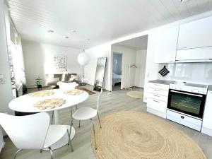 Valoisa uusi kaksio keskellä Suomea