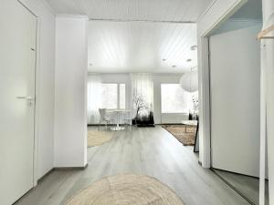 Valoisa uusi kaksio keskellä Suomea