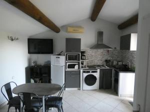 Appartements La Sarriette Provencale : photos des chambres