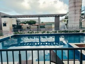 Ap completo a 5 minutos da praia! 13º andar, 2 Quartos, Wi-fi, Ar no Quarto de casal - Cabedelo