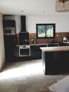 PINE and house DIRECTION with private jacuzzi -