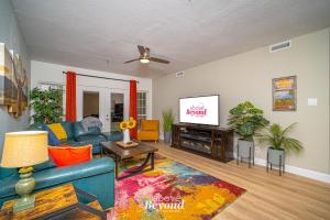 Color Pop by the Pool!