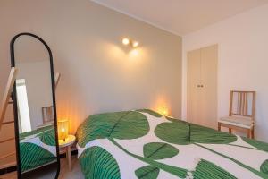 Lavandou apartment air conditioned 650 m beach front