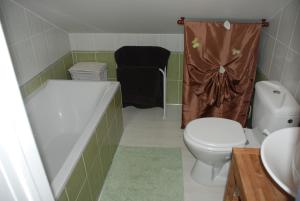 Studio chez lhabitant 15 mn à pied du circuit des 24H DU MANS