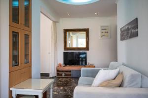 Elns Sunlit Apartment