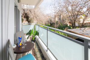 Elns Sunlit Apartment