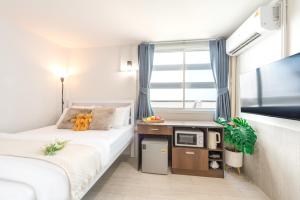 Petchaburi22 Apartments next to Platinum mall