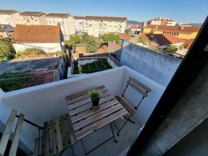 Santa Clara Heights -3 bdr APT by Feelcoimbra
