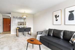 Business District Modern Apartment