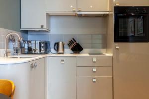 Brilliant 1BR Flat, Lakeside Rd, 5 min to Tube
