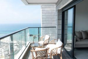 Luxury Tower 4BR Panoramic Sea Views l Mamad