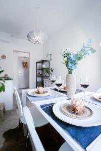 HaHa Familjesol Cozy 2 Bedroom Family Apartment with Private Kitchen Balcony and Free Parking
