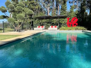 Maisons de vacances Gite BB Chic du Domaine de la Franquette - Piscine Chauffee & SPA : photos des chambres