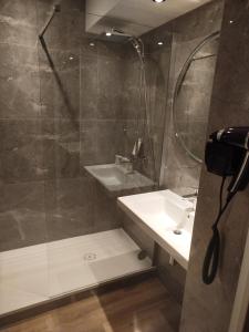 Hotels Kyriad Hotel Tours Centre : photos des chambres