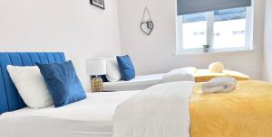 Comfortable Stays for Contractors and large groups with free parking and easy access to Motorway