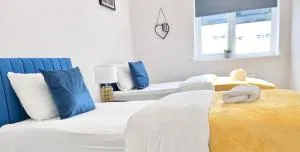 Comfortable Stays for Contractors and large groups with free parking and easy access to Motorway - Chartham