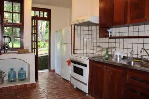 "Charme do Embaixador"- Equipadíssima para 9 pessoas - SAUNA , FORNO PIZZA, PIANO, SKY TV - 5000 m2 de ar puro - Caseiro Mordomia