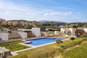 A Estrenar con Terraza Piscina y Parking Gratis